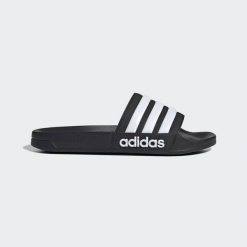 Adidas Original Adilette Shower Kapcie Cblack/F Dorosłych. Białe kapcie adidas, bez wzorów. W wyprzedaży za 95.20 zł.