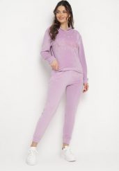 Fioletowy Welurowy Komplet Dresowy Bluza z Perłami i Brokatem Luźne Spodnie Morwenina. Fioletowe bluzy Born2be, m, bez wzorów, z dresówki, bez kaptura. W wyprzedaży za 72.24 zł.