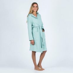 Szlafrok na basen damski Watko Compact z mikrofibry. Niebieskie szlafroki damskie WATKO, l, bez wzorów, z materiału, bez ramiączek. Za 89.99 zł.