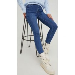 Answear Lab jeansy damskie high waist. Niebieskie jeansy Answear Lab, l, bez wzorów, z jeansu, z podwyższonym stanem. Za 169.99 zł.