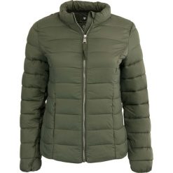 Ciepła kurtka zimowa damska Eliza Olive XL - wodoodporna i modna. Zielone kurtki WE THE PEOPLE, na zimę, xl, bez wzorów, z nylonu, eleganckie, bez kaptura. Za 273.99 zł.