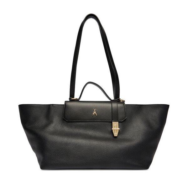 Torebka Patrizia Pepe. Czarne torebki klasyczne Patrizia Pepe, bez wzorów, klasyczne, bez dodatków. Za 1,749.00 zł.