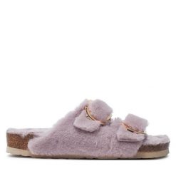 Kapcie Genuins. Czerwone kapcie Genuins, bez wzorów. Za 379.99 zł.