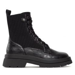 Botki Refresh. Czarne botki Refresh, bez wzorów, bez obcasa, na płaskiej podeszwie, bez zapięcia. Za 239.99 zł.