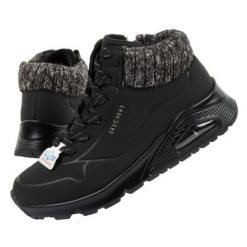 Buty Skechers Uno Darling Daze 310566L/BLK czarne. Czarne buty treningowe na zimę, bez wzorów, z polaru, bez zapięcia. W wyprzedaży za 498.13 zł.