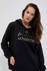Bluza z kapturem i ozdobnym napisem czarna. Czarne bluzy MOODO, m, bez wzorów, z bawełny, bez ramiączek, z kapturem. W wyprzedaży za 69.99 zł.