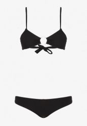 Czarne Bikini z Ozdobnym Kółkiem Przy Biustonoszu Naveena. Czarne bikini Born2be, z aplikacjami, klasyczne. Za 59.99 zł.