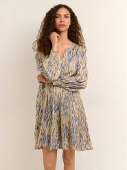 Karen by Simonsen Sukienka letnia Gazelle 10104190 Niebieski Feminine Fit. Niebieskie sukienki Karen by Simonsen, bez wzorów, z wiskozy, bez kołnierzyka, bez ramiączek. Za 349.99 zł.