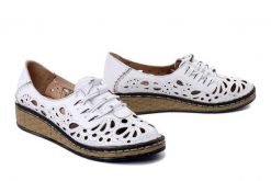 MANITU 850096-03 weiss, półbuty damskie. Białe półbuty wsuwane Manitu, na lato, w ażurowe wzory, ze skóry, bez obcasa. Za 269.90 zł.