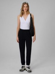 4F Spodnie dresowe joggery damskie - czarne XS. Czarne spodnie dresowe 4f, bez wzorów, z dresówki. Za 129.99 zł.