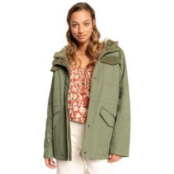 Kurtka zimowa damska Billabong So Easy parka. Zielone płaszcze Billabong, na zimę, xs, bez wzorów, sportowe, bez kaptura. W wyprzedaży za 306.00 zł.
