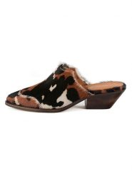 Loft37 Skórzane klapki w kolorze brązowo-kremowym rozmiar: 37. Brązowe klapki loft37, bez wzorów, klasyczne, bez obcasa, bez zapięcia. Za 448.99 zł.