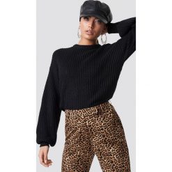 NA-KD Dzianinowy sweter z obniżonymi ramionami - Black. Czarne swetry NA-KD, z dzianiny. Za 121.95 zł.