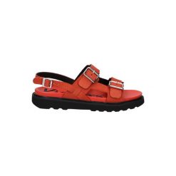 Sandały KICKERS NEOSUMMER Czerwony. Czerwone sandały Kickers, bez wzorów, ze skóry, sportowe, bez obcasa, bez zapięcia. Za 313.99 zł.