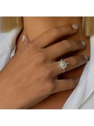 Les Petites Précieuses Pozłacany pierścionek z cyrkoniami rozmiar: 58. Zielone pierścionki Les Petites Précieuses, z cyrkonią, pozłacane. Za 104.99 zł.