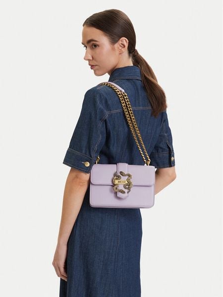 Just Cavalli Torebka 80RA4BAF ZSA89 Fioletowy. Fioletowe kopertówki Just Cavalli, bez wzorów, ze skóry, wizytowe, bez dodatków. Za 519.99 zł.
