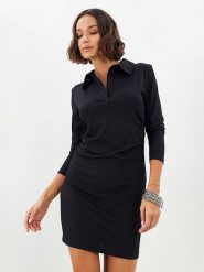 Milan Kiss Sukienka w kolorze czarnym rozmiar: XL. Czarne sukienki Milan Kiss, na co dzień, xl, bez wzorów, bez kołnierzyka, bez ramiączek, mini, proste. Za 119.12 zł.