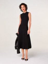 Rodier Sukienka w kolorze czarnym rozmiar: XL. Czarne sukienki Rodier, xl, bez wzorów, bez kołnierzyka, bez ramiączek, midi. Za 404.99 zł.