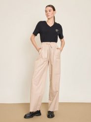 BGN Spodnie w kolorze beżowym rozmiar: 40. Brązowe spodnie materiałowe BGN, bez wzorów, z materiału. Za 121.99 zł.