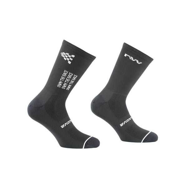 Skarpety rowerowe NORTHWAVE Own The Race Sock czarny. Czarne skarpetki Northwave, bez wzorów. Za 39.00 zł.