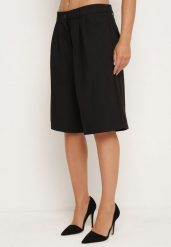 Czarne Garniturowe Szorty z Wiskozą i Wysokim Stanem Zapinane na Suwak Lirvia. Czarne szorty Born2be, bez wzorów, z wiskozy, eleganckie. Za 139.99 zł.