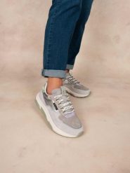 Buty sportowe damskie TBS Jazonne. Brązowe buty do biegania TBS, bez wzorów, bez zapięcia, do biegania. Za 465.50 zł.