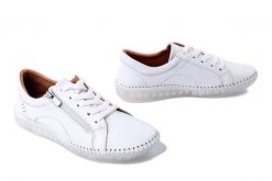 MANITU 850118-03 weiss, półbuty damskie. Białe półbuty wsuwane Manitu, bez wzorów, ze skóry, bez obcasa. Za 319.90 zł.