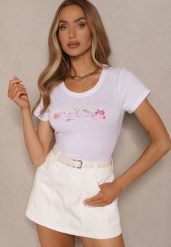 Biały T-shirt z Bawełny Zdobiony Nadrukiem Zarinla. Białe t-shirty Renee, l, z aplikacjami, z bawełny, eleganckie, bez kołnierzyka, bez ramiączek. W wyprzedaży za 31.99 zł.