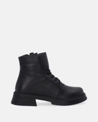 CZARNE TRZEWIKI DAMSKIE 863170305 BLACK. Czarne botki Venezia, bez wzorów, ze skóry, bez obcasa, bez zapięcia. Za 279.00 zł.