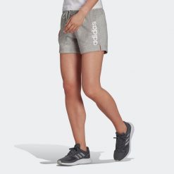 Krótkie Spodenki Sportowe Damskie Adidas Essentials Slim Logo Szary. Białe szorty sportowe adidas, bez wzorów, do biegania. Za 74.00 zł.