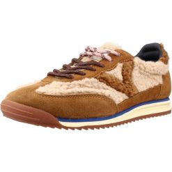 Buty VICTORIA 1158120V Jasnobrązowy. Brązowe buty trekkingowe VICTORIA, bez wzorów, z tkaniny, bez zapięcia, trekkingowe. Za 355.99 zł.