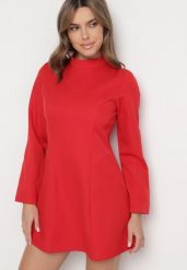 Czerwona Taliowana Sukienka o Rozkloszowanym Dole Virvesa. Czerwone sukienki Born2be, na co dzień, l, bez wzorów, eleganckie, bez kołnierzyka, bez ramiączek, mini, dopasowane. W wyprzedaży za 132.99 zł.