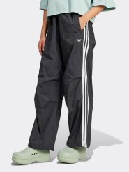 Adidas Spodnie sportowe w kolorze czarnym rozmiar: XL. Czarne spodnie dresowe adidas, bez wzorów. Za 163.26 zł.