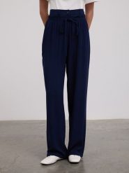 BGN Spodnie w kolorze granatowym rozmiar: 40. Niebieskie spodnie materiałowe BGN, bez wzorów, z materiału, z podwyższonym stanem. Za 95.69 zł.