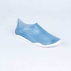 Buty wodne do aquabike/gimnastyki w wodzie Nabaiji Fitshoe. Niebieskie buty treningowe NABAIJI, bez wzorów, bez zapięcia, na fitness i siłownię. Za 69.99 zł.