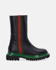 CZARNE BOTKI Z KOLOROWĄ NASZYWKĄ 3215 BLACK. Czarne botki Venezia, z aplikacjami, ze skóry, bez obcasa, bez zapięcia. Za 329.00 zł.