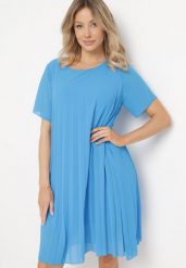 Niebieska Sukienka Plisowana z Lekko Luźnym Fasonie Forxia. Niebieskie sukienki Born2be, na imprezę, s, bez wzorów, eleganckie, bez kołnierzyka, bez ramiączek, mini. W wyprzedaży za 62.99 zł.
