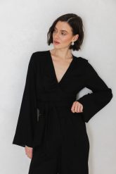 BLUZKA TAYLOR CZARNA M - Flawless. Czarne bluzki Flawless, m, bez wzorów, eleganckie, bez kołnierzyka, bez ramiączek. W wyprzedaży za 354.45 zł.