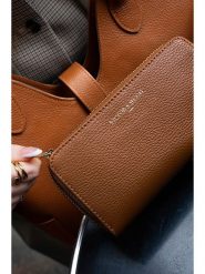 Victor & Hugo Paris Skórzany portfel "Selma" w kolorze karmelowym - 20 x 10 x 3 cm rozmiar: onesize. Brązowe portfele Victor & Hugo Paris, bez wzorów, z materiału. Za 130.99 zł.