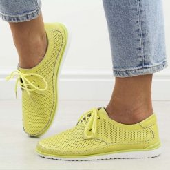 Cytrynowe skórzane ażurowe półbuty damskie T.Sokolski W26-01. Żółte półbuty wsuwane Sokolski, na lato, w ażurowe wzory, z jeansu, biznesowe, z okrągłym noskiem, bez obcasa. Za 209.00 zł.