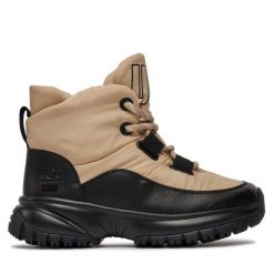 Śniegowce Ugg. Brązowe śniegowce UGG, bez wzorów, bez zapięcia. Za 819.99 zł.