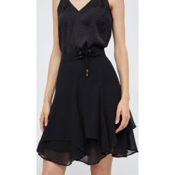 Lauren Ralph Lauren spódnica 200871479002 kolor czarny mini rozkloszowana. Czarne spódnice Lauren Ralph Lauren, bez wzorów, z tkaniny, mini, rozkloszowane. W wyprzedaży za 539.99 zł.