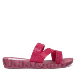 Klapki JENNY. Czerwone klapki Jenny, bez wzorów, bez obcasa, bez zapięcia. Za 39.99 zł.