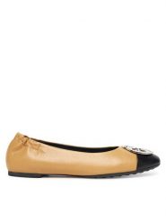 Tory Burch Baleriny Claire Cap-Toe Ballet 156309 Beżowy. Brązowe baleriny Tory Burch, bez wzorów, ze skóry, bez obcasa, bez zapięcia. Za 919.99 zł.