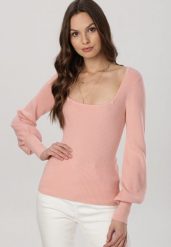 Różowy Sweter Uhrieth. Czerwone swetry Born2be, bez wzorów, z dzianiny, bez ramiączek. W wyprzedaży za 93.49 zł.