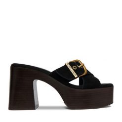 Klapki Guess Jeans. Czarne klapki Guess Jeans, z aplikacjami, z jeansu, bez obcasa, bez zapięcia. Za 329.99 zł.