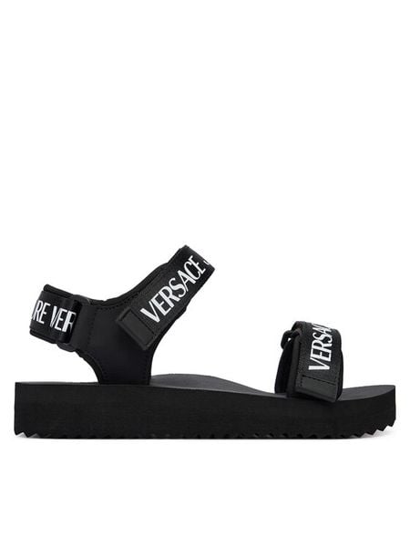 Versace Jeans Couture Sandały 80VA3SX4 ZS630 Czarny. Czarne sandały Versace Jeans Couture, bez wzorów, z jeansu, bez obcasa, na płaskiej podeszwie, bez zapięcia. Za 412.99 zł.