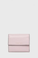 Emporio Armani portfel damski kolor różowy. Czerwone portfele Emporio Armani, bez wzorów, z materiału. W wyprzedaży za 379.99 zł.