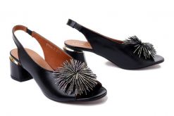 LAURA MESSI 2719 173 czarny, sandały damskie. Czarne sandały Laura Messi, bez wzorów, ze skóry, bez obcasa, na obcasie, bez zapięcia. Za 369.90 zł.