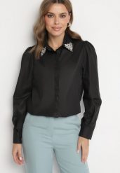 Czarna Klasyczna Koszula Ozdobiona Cyrkoniami Ariliana. Czarne koszule Born2be, m, bez wzorów, z jeansu, klasyczne, bez kołnierzyka, bez ramiączek. W wyprzedaży za 118.99 zł.